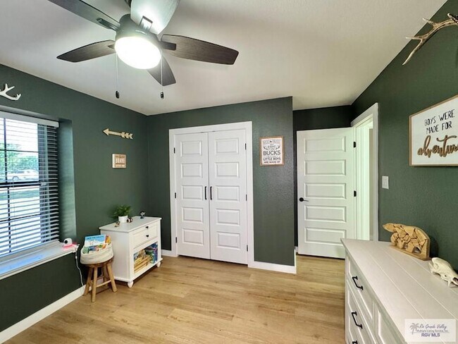 Building Photo - 35059 Anaqua Dr