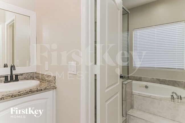 Building Photo - 5845 Clydene Dr