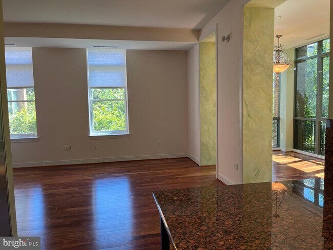 Building Photo - 2425 L St NW