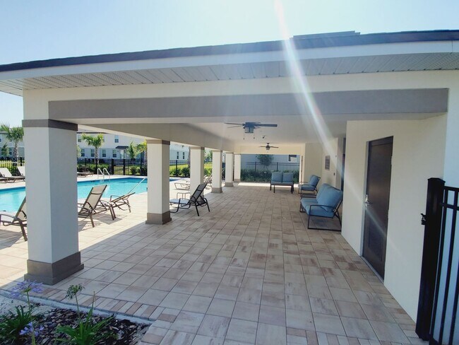 Building Photo - Lake View 3 Bedroom, 2.5 Bath Townhome in Ocoee FL!