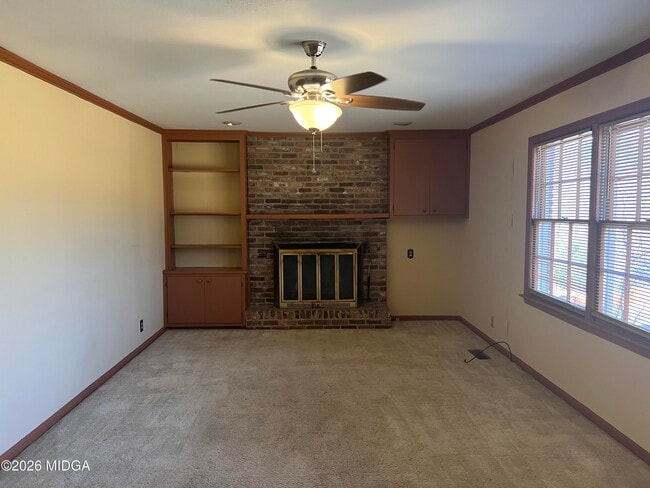 Building Photo - 853 Captain Kell Dr