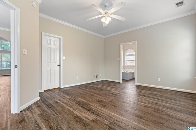 Building Photo - 141 Calumet Dr