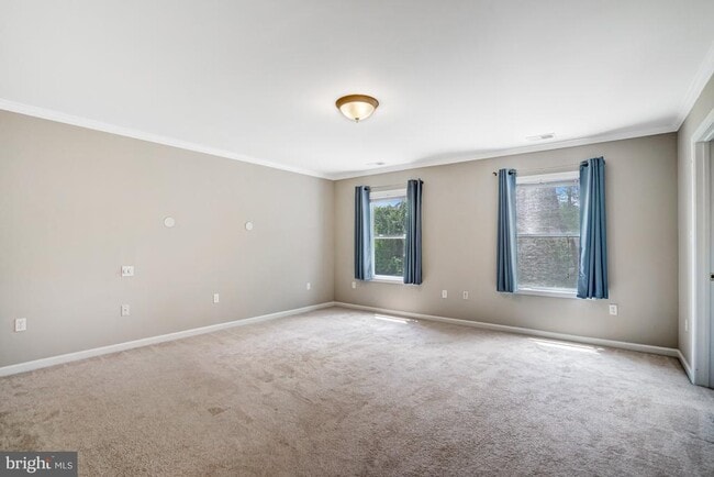 Building Photo - 1424 N Longfellow St