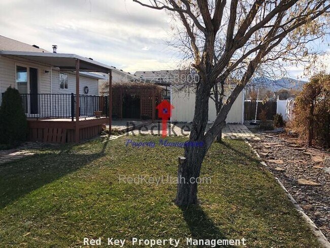 Building Photo - 550 E Single Family Home