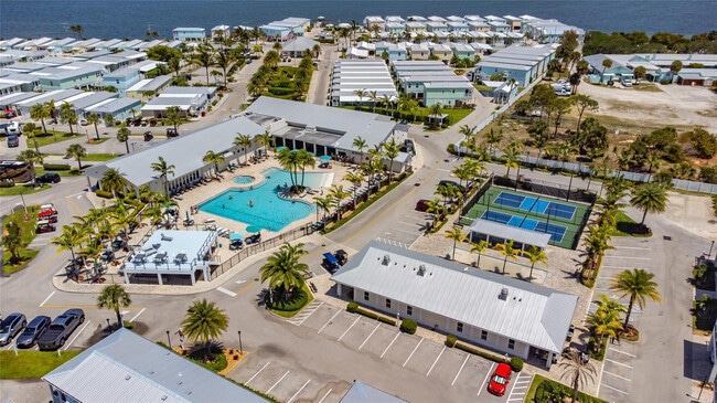 Building Photo - 375 NE Wharf Way