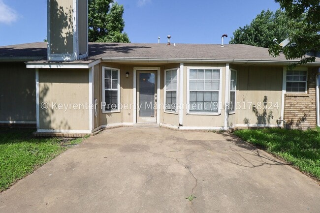 Building Photo - 3 Bed | 2 Bath in East Tulsa!