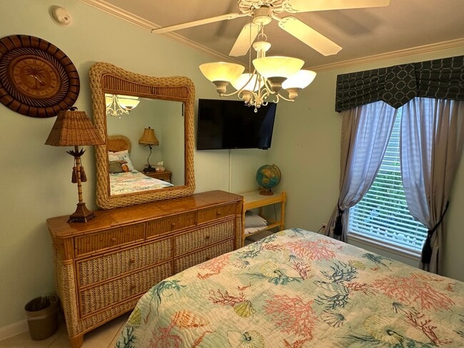 Building Photo - Spacious 3BR Single-Family Home Near Downtown Naples & Beaches