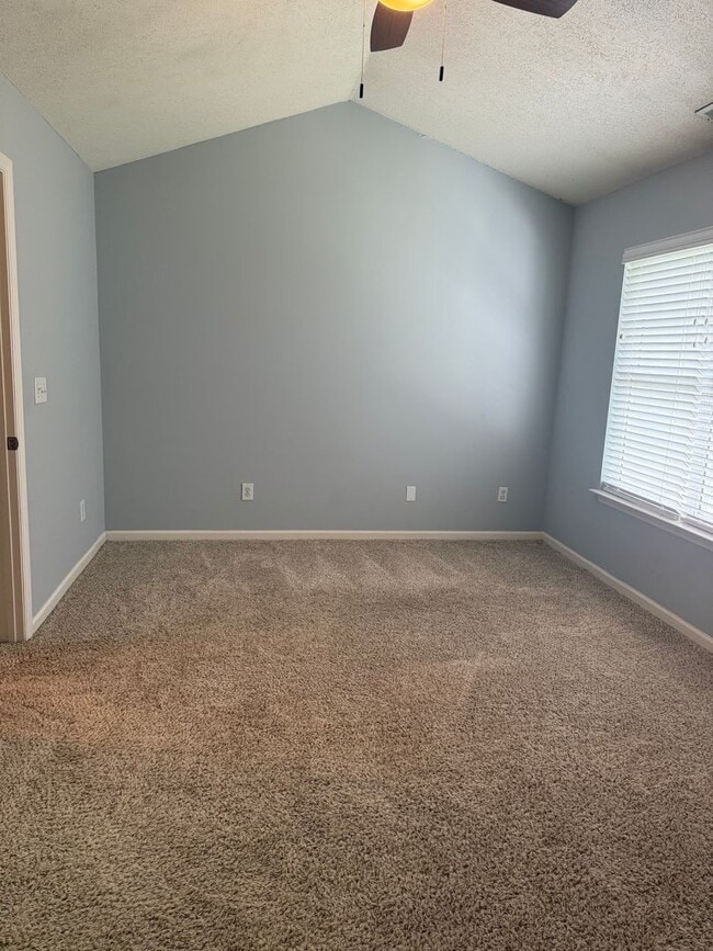 Building Photo - Cozy Townhome in Rachels Keep!