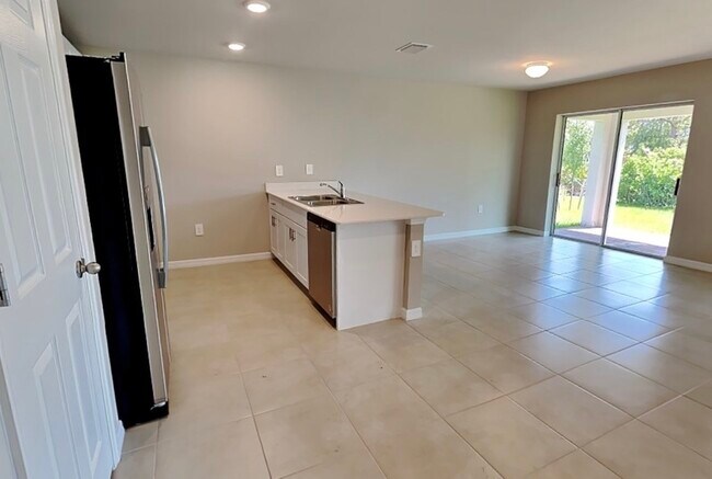 Building Photo - 4731 Gillot Blvd