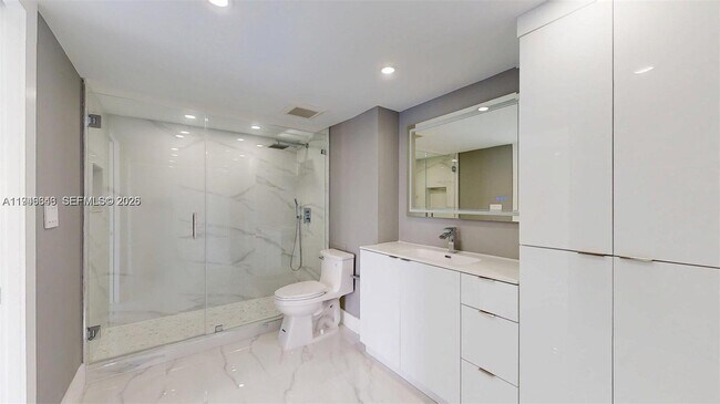 Building Photo - 3625 N Country Club Dr