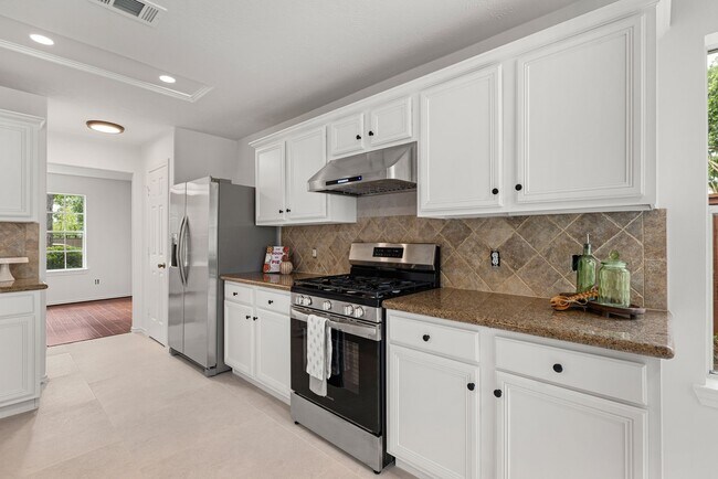 Building Photo - 3022 Glenthorpe Ln