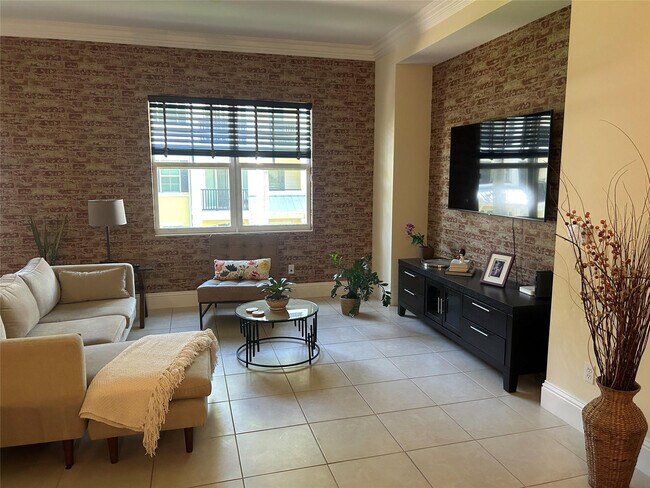 Building Photo - 226 N Latitude Cir