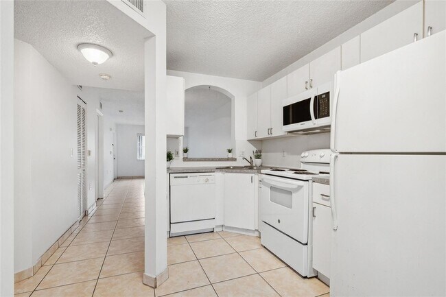 Building Photo - 2173 NW 78th Ave