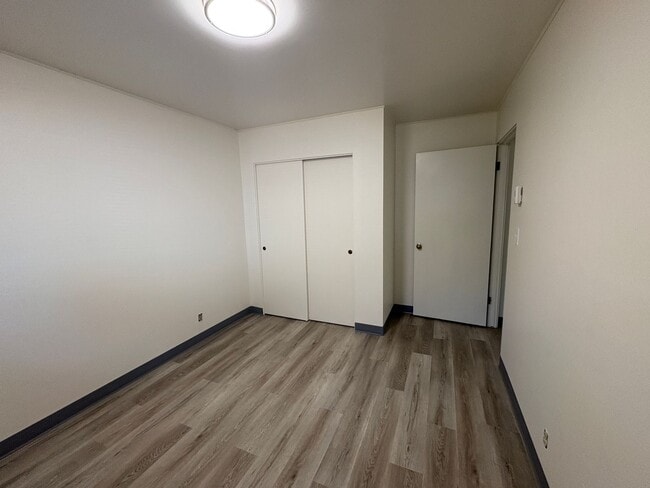 Building Photo - 2 Bedroom Near Harlow