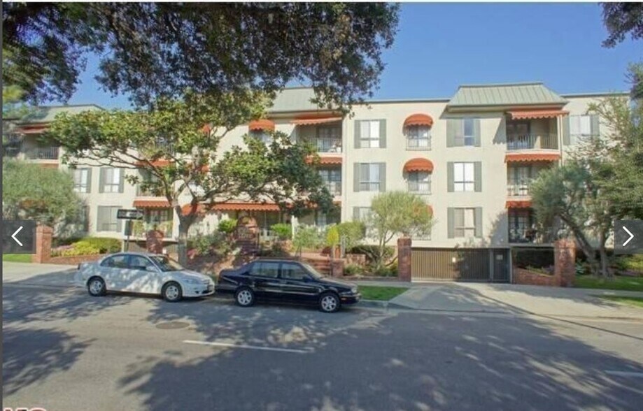 Building Photo - 330 S Mentor Ave