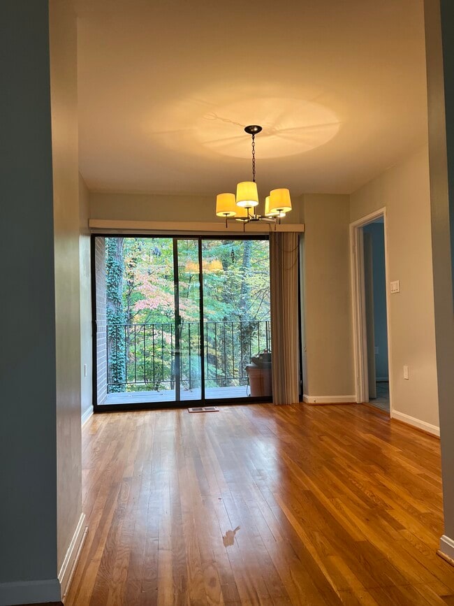 Building Photo - 7952 Inverness Ridge Rd