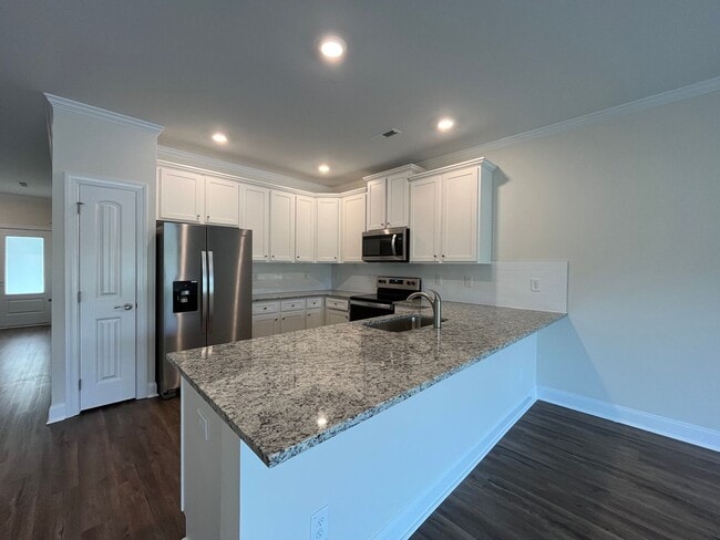 Building Photo - Stunning 3BD, 2.5BA Raleigh Townhome in a ...