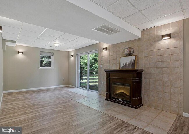 Building Photo - 2811 Glasgow Way