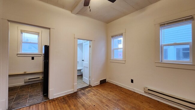 Building Photo - 6 11th St S