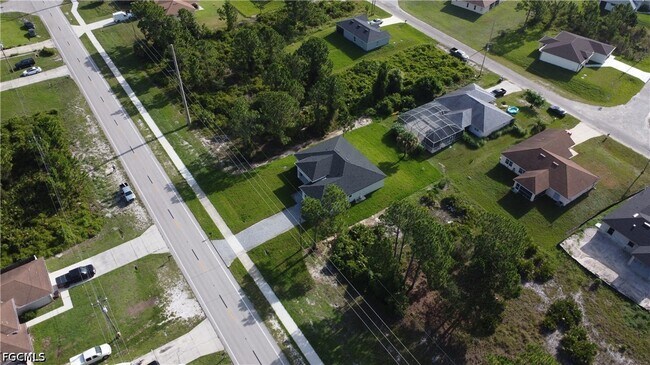 Building Photo - 847 Bell Blvd