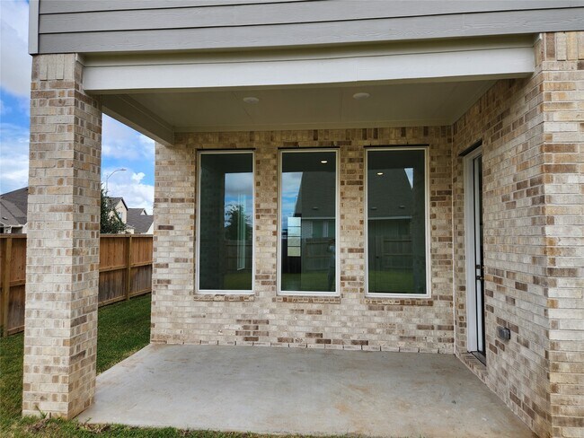 Building Photo - 5827 Linda Cv Ln