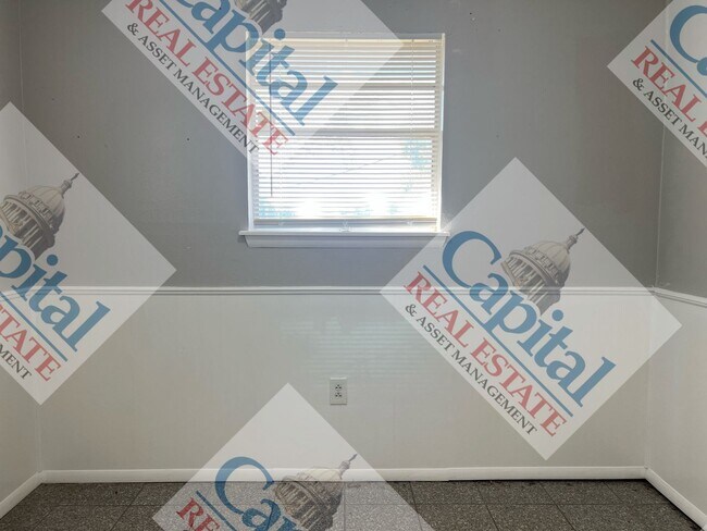 Building Photo - 3 Bedroom With Move In Special