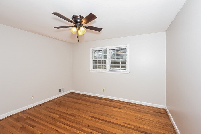 Building Photo - 502 Old Saybrook Dr