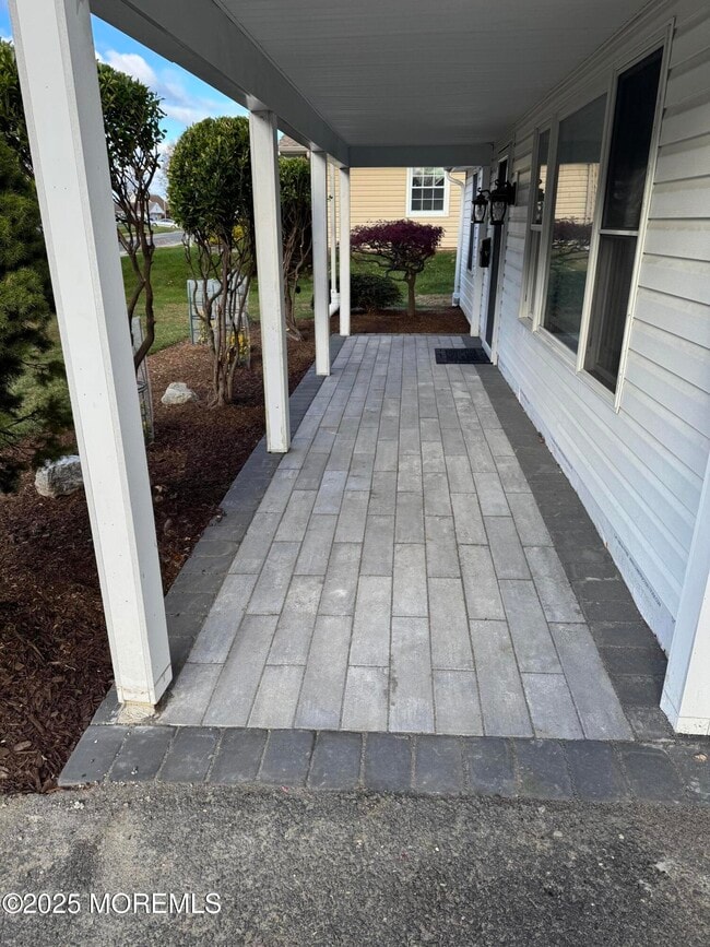 Building Photo - 28 Irongate Ln