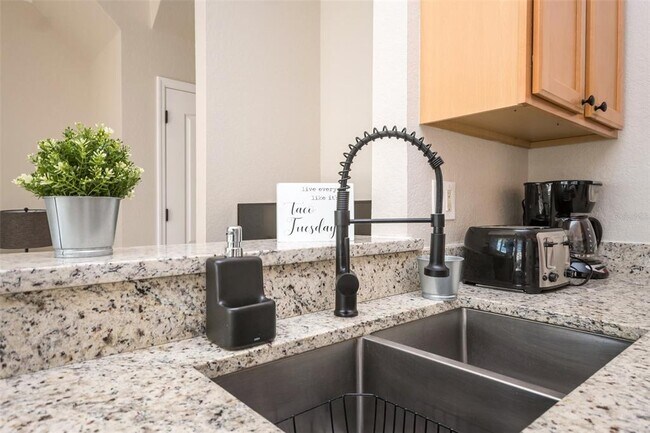 Building Photo - 2442 Caravelle Cir