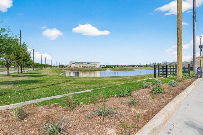 Building Photo - 10719 Mason Rd