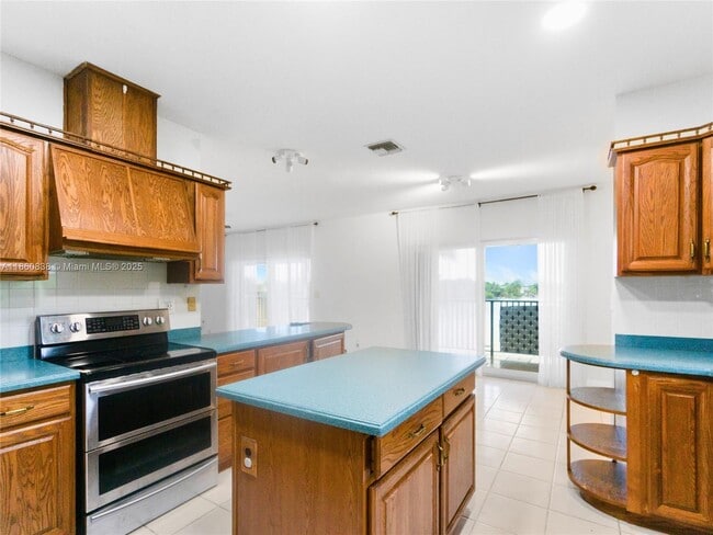 Building Photo - 8034 SW 199th Terrace