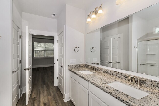 Building Photo - $750 Off 1st Month's Rent - 4 Bdrm/2.5 Bath, Beautiful Home in Rolling Hills