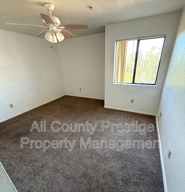 Building Photo - 16033 N 25th St