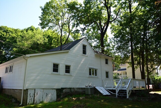 Building Photo - 11 Tolman St