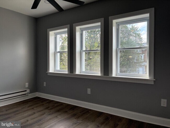 Building Photo - 5812 Willows Ave