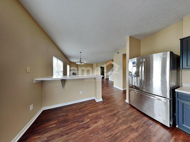 Building Photo - 6889 N Karnes Dr