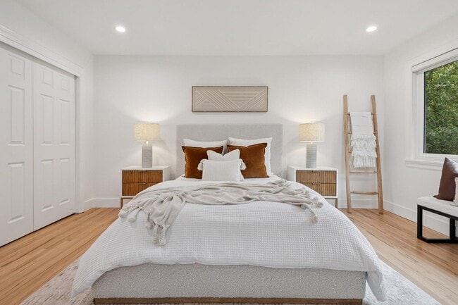 Building Photo - Updated Woodland Estates Home