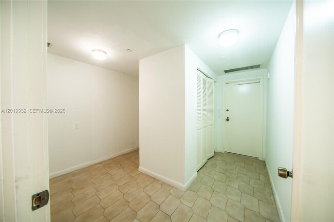 Building Photo - 151 Crandon Blvd