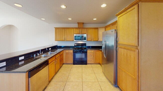Building Photo - 256 Elm Ave