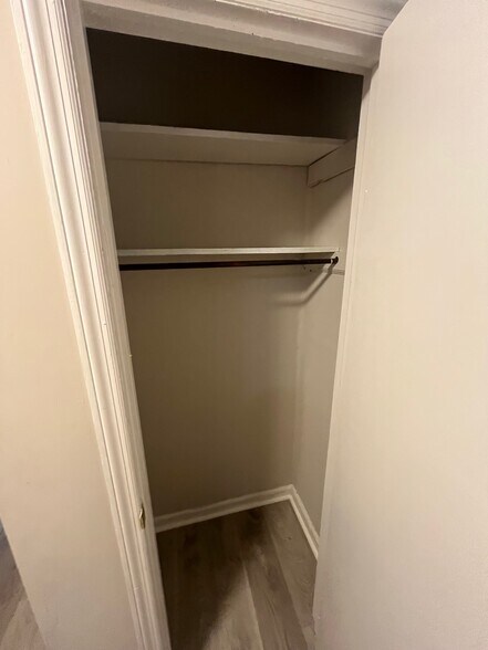 Building Photo - 1171 Sparkle Ave