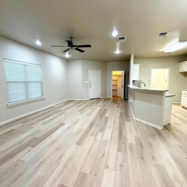Building Photo - 1215 Preston Trails