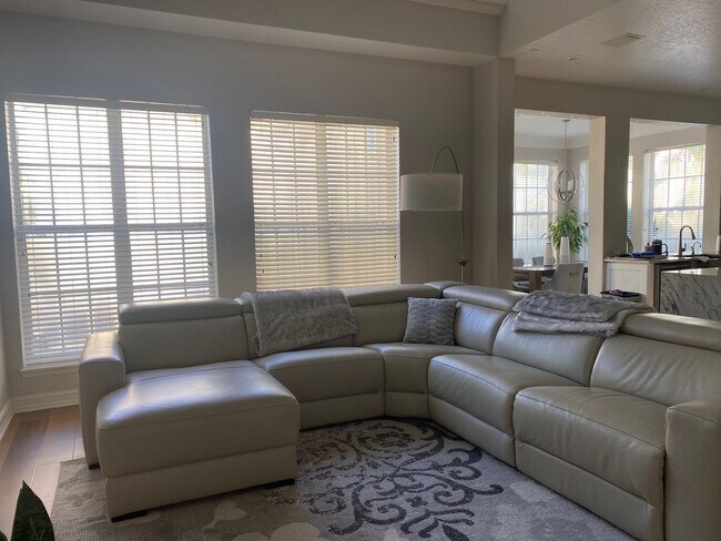 Building Photo - 204 Reserve Place