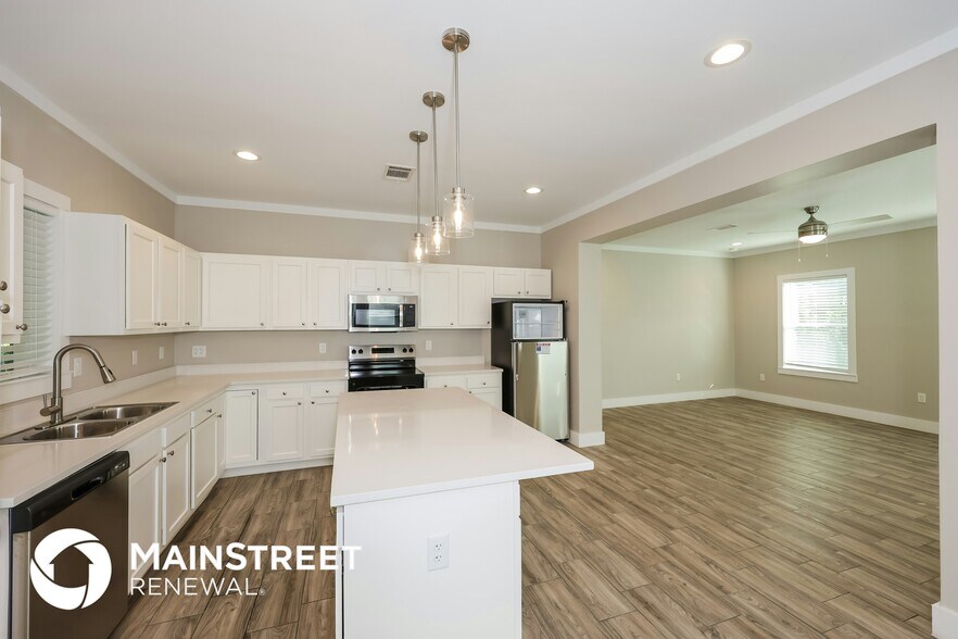 Building Photo - 3530 Cauthorn Dr