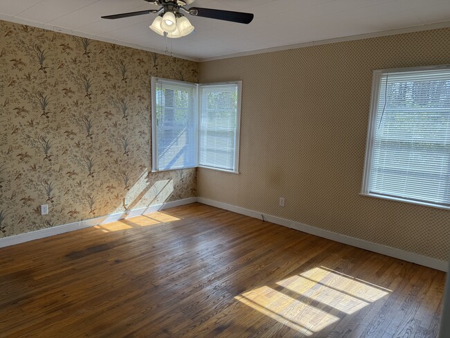 Building Photo - 2418 N University Ave