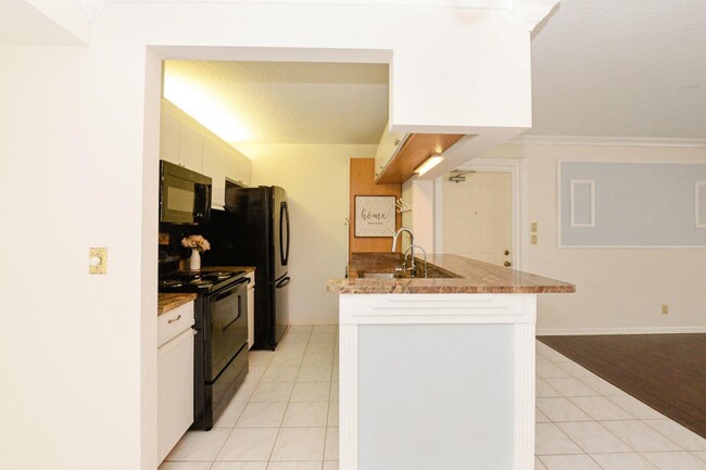 Building Photo - 2504 SE Anchorage Cove