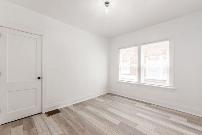 Building Photo - 58 N 20th St
