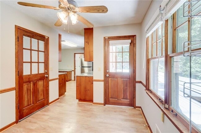 Building Photo - 1049 Seven Springs Cir NE