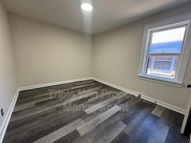 Building Photo - 3704 Taft Ave