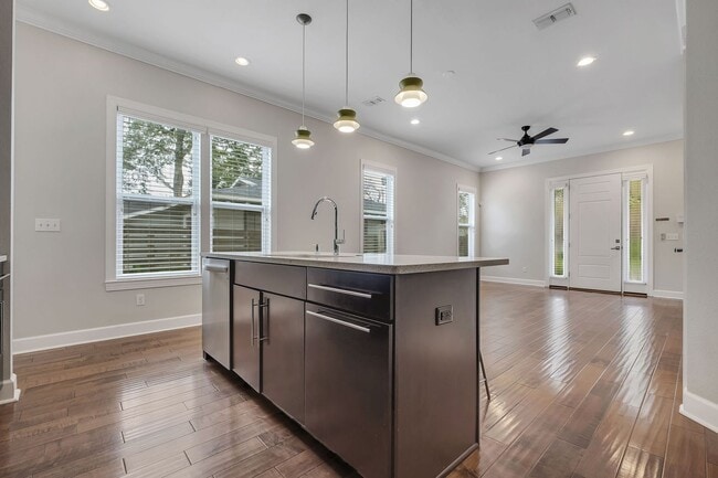 Building Photo - Midtown Tallahassee Townhome