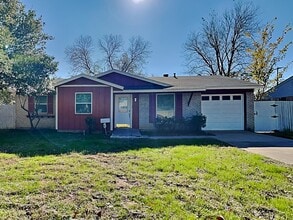 Building Photo - 1101 Johns Dr